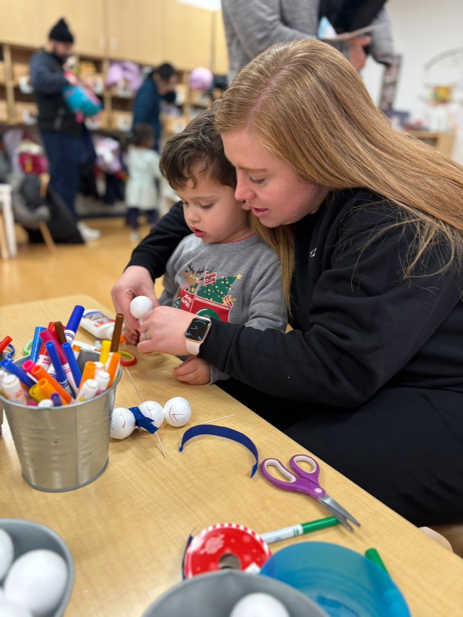 KLANaperville's tweet photo. Our family engagement days are filled with creativity and connection. Parents and children work side by side to create meaningful projects and lifelong memories. 
#ParentEngagement #FamilyLearning #BuildingConnections #KLAExperience https://t.co/til5yutuB0