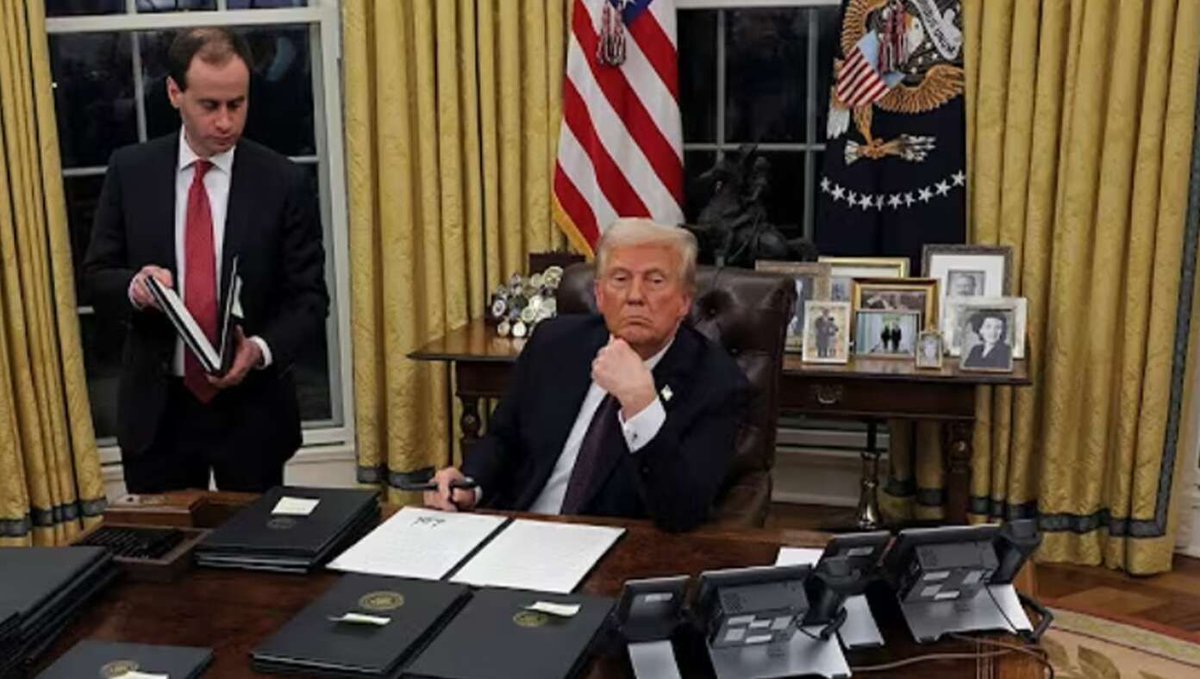 TheBabylonBee's tweet photo. Trump Deemed Unfit For Political Office After Doing What He Promised https://t.co/J7GKbEfVF8 https://t.co/eN2mIK1gQZ