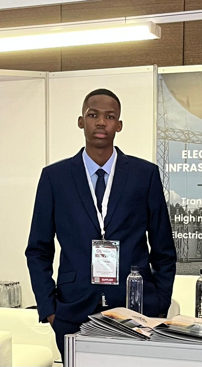 KasiEconomy's tweet photo. 21 year old Lesego Marengwa builds &amp; designs websites for South African Businesses.

We need more young South Africans to monetise their digital skills.

You can Whatsapp him at 072 284 8420 if you need a website for your business. https://t.co/EwEVr6jxuh