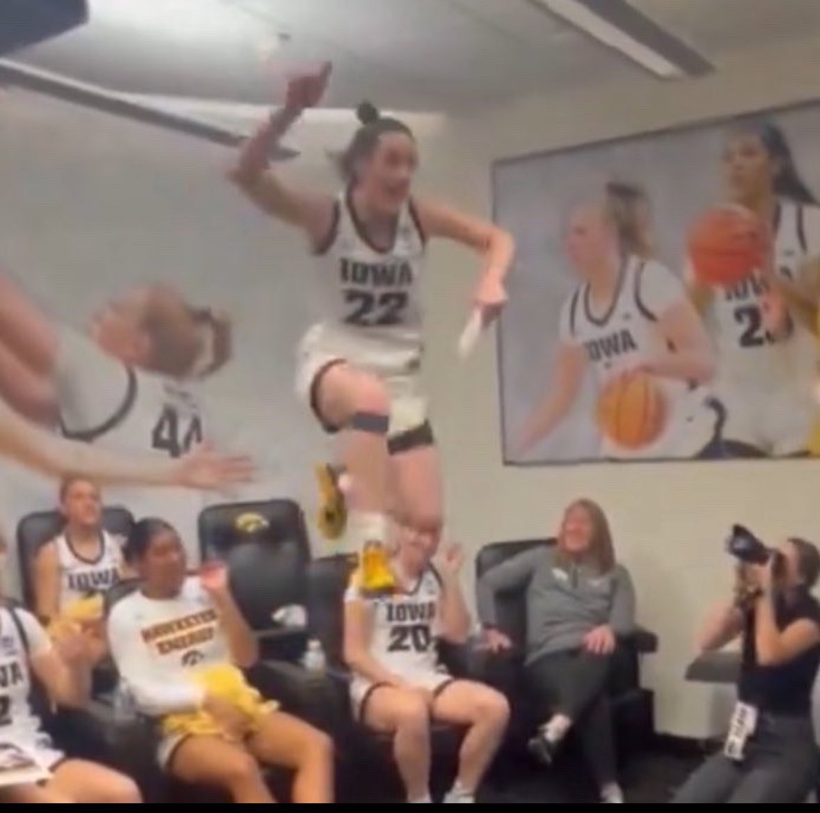 ccthegoat22's tweet photo. ONLY 99 DAYS TILL WE GET TO SEE CAITLIN CLARK AND FEVER BASKETBALL AGAIN, WE MADE IT TO THE DOUBLE DIGITS EVERYONE 🙏🏼 https://t.co/3g2LAm6pmP