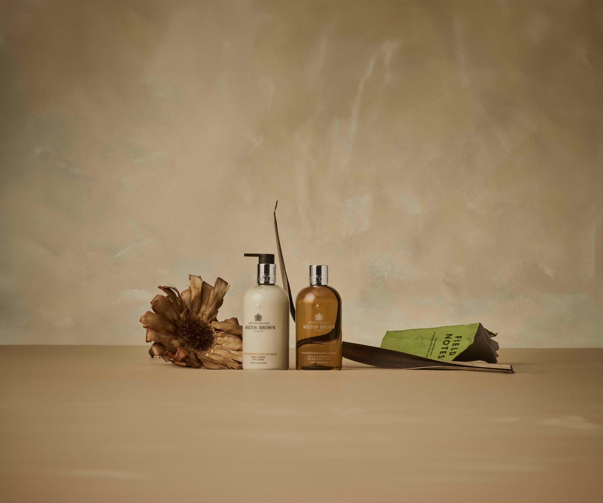 MoltonBrownUSA's tweet photo. Brighten your senses with the fresh notes of lemon, bergamot, and patchouli in our Suma &amp; Ginseng Collection.

Indulge in Suma &amp; Ginseng and select luxuries at 30% off now at https://t.co/jTevfeCM07.*

*T&amp;Cs apply.

#MoltonBrown #MoltonBrownLove #Fragrance #Sale #GiftSet https://t.co/Yb0peH7Nr3