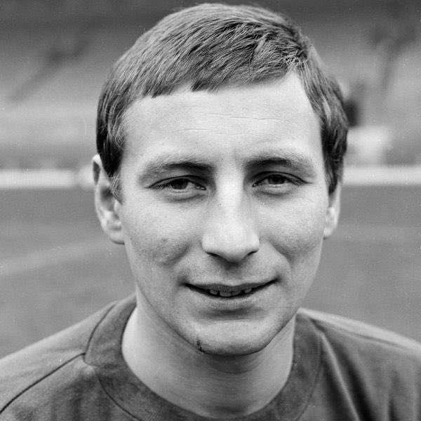 WayneSBarton's tweet photo. Sad news - David Gaskell, a Busby Babe, has passed away.

David was the youngest-ever goalkeeper to play for @ManUtd.

Only spoke to David a couple of weeks ago as well. He helped me immensely with a couple of books. Very nice guy. Will be missed. https://t.co/bq6Sfiv3mk