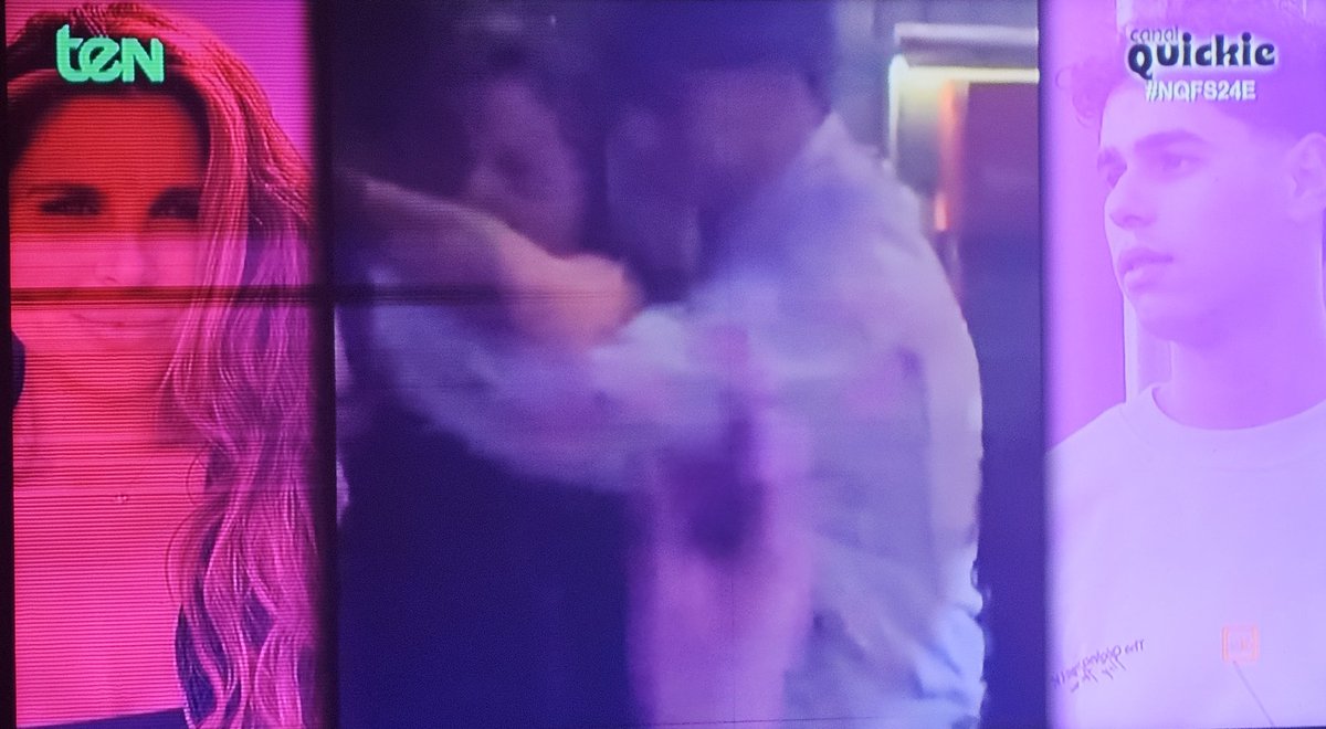 Petimetre5's tweet photo. @FansNQFShhh @TENtv @CanalQuickie Con perdón,#NQFS24E, decir a #JavierDeHoyos que el romance de #AnuarBeno, hermano de #AsrafBeno con #IvanaIcardi, no sólo une al universo #Pantoja con el #Fútbol:
Lo une también con el universo #Adara, pues Ivana tiene fue pareja de #HugoSierra y tiene un HIJO con AMBAS https://t.co/fd3XAXMdrU