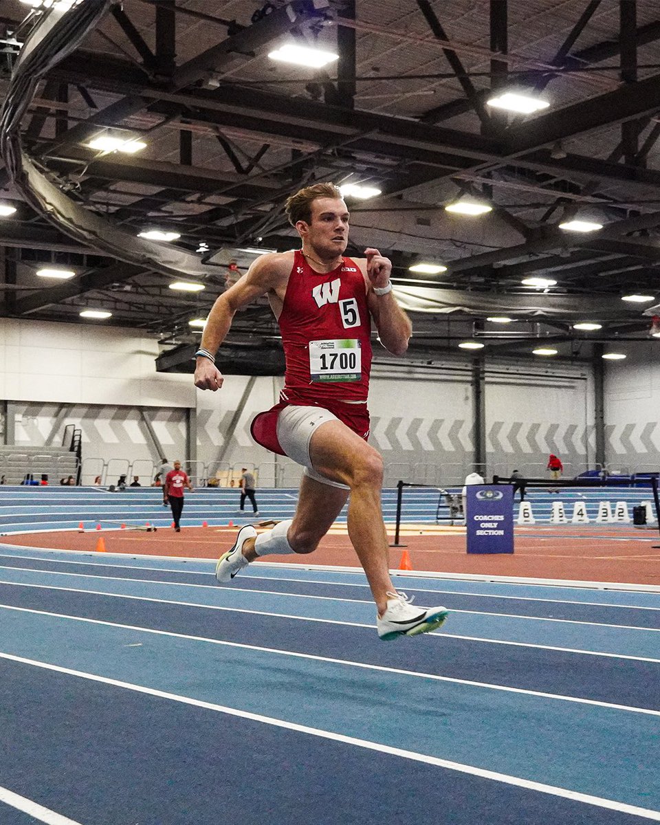 Wisconsin Track & Field and Cross Country (@badgertrackxc) on Twitter photo There goes Elliott! 👏
<a href="/Elliott_Harris6/">Elliott Harris</a> takes third place in the 400 meters in NYC!🥉
3. Elliott Harris - 48.11
#Badgers || #OnWisconsin There goes Elliott! 👏
<a href="/Elliott_Harris6/">Elliott Harris</a> takes third place in the 400 meters in NYC!🥉
3. Elliott Harris - 48.11
#Badgers || #OnWisconsin