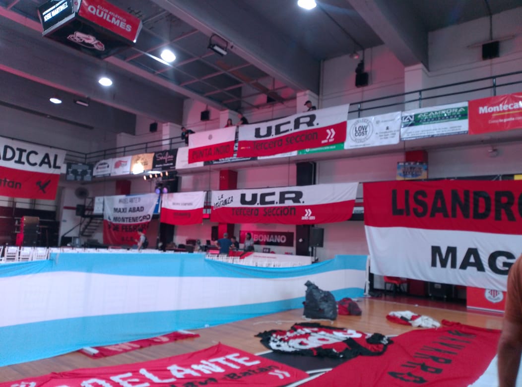 charlybonino's tweet photo. Estamos en #MDQ hoy la #Rompemos con @UCRBuenosAires @MaxiAbad @ArielMBordaisco @dgarciarena @ucrmdqbatan https://t.co/6mGyWLdxeT