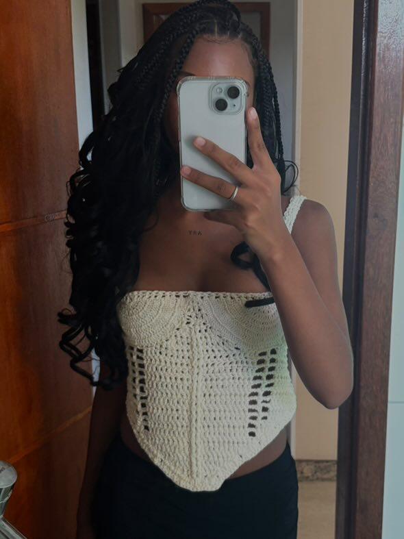 styfalls_'s tweet photo. eu quando faço um corset de crochê maravilhoso e a @_anabt fica maravilhosa usando https://t.co/ouTemqW2Qc