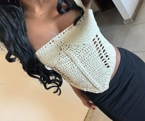 styfalls_'s tweet photo. eu quando faço um corset de crochê maravilhoso e a @_anabt fica maravilhosa usando https://t.co/ouTemqW2Qc