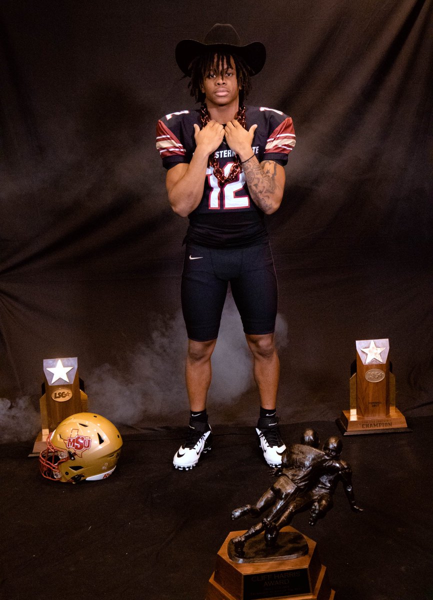 Reggie Williams (@regbwilliamslll) on Twitter photo I’m 100% committed to mid western state! 🙏🏿✝️. <a href="/CoachKirkBryant/">Kirk Bryant</a> <a href="/coachcooper_mhs/">Coach Grant Cooper</a> <a href="/josh_bolfing/">Josh Bolfing</a> <a href="/MHSBearFB/">MHS Bear Football</a> <a href="/DougJohnsonJr/">Doug Johnson Jr</a> <a href="/SeeCoachCam4Spd/">Cam</a> <a href="/ToosmoothQ/">BIG Q ⭐️Huncho⭐️The Quincy Montgomery</a> I’m 100% committed to mid western state! 🙏🏿✝️. <a href="/CoachKirkBryant/">Kirk Bryant</a> <a href="/coachcooper_mhs/">Coach Grant Cooper</a> <a href="/josh_bolfing/">Josh Bolfing</a> <a href="/MHSBearFB/">MHS Bear Football</a> <a href="/DougJohnsonJr/">Doug Johnson Jr</a> <a href="/SeeCoachCam4Spd/">Cam</a> <a href="/ToosmoothQ/">BIG Q ⭐️Huncho⭐️The Quincy Montgomery</a>