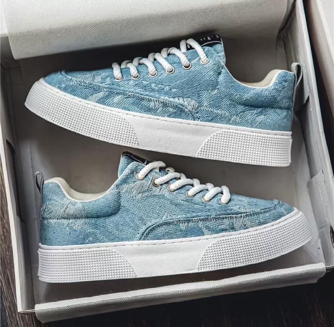 Teeebizz's tweet image. *Quality Fashion Unisex Footie
CURRENTLY AVAILABLE 

*SIZES:39-44*
*PRICE:27,000*
Location:Lagos
Available for Nationwide Delivery
@AanuoluwapoAd17 @Adeyemi065 
@Ahnie_jay @kwinsarai