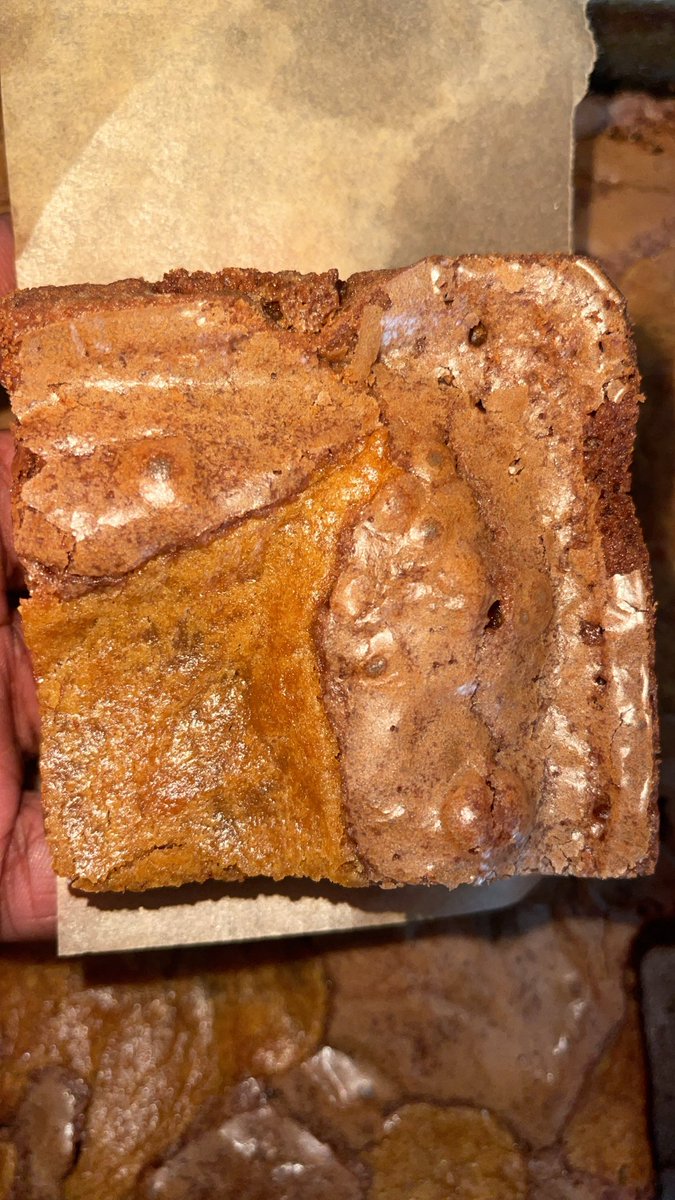 BuzztownM's tweet photo. Biscoff Cheesecake Brownies ��🏾✅💚🌲 https://t.co/Z33wnAQCL2