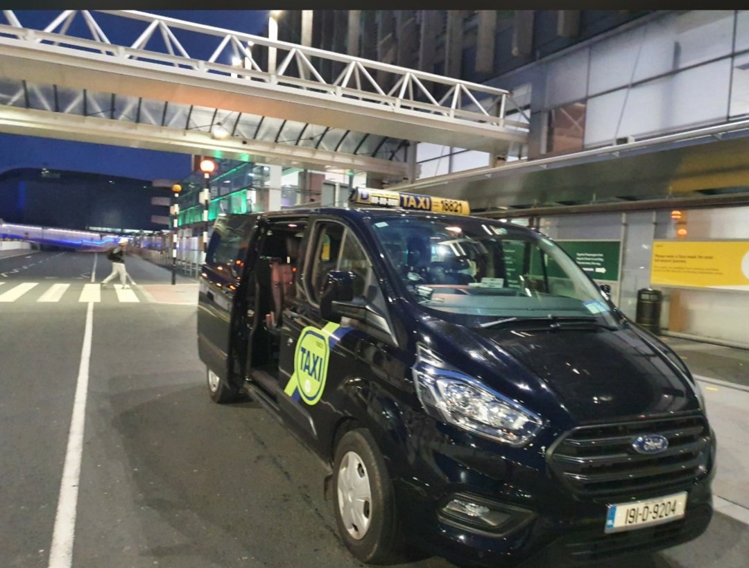 Dublin Airport Dial A Cab tweet media