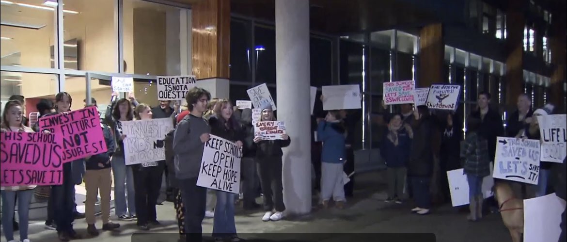 Save the Learning Centres tweet media