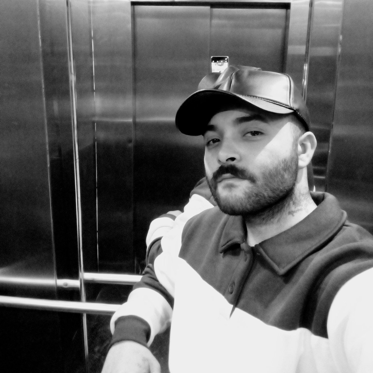 mertbro60's tweet photo. #YeniProfilResmi https://t.co/y26PYeNSWk