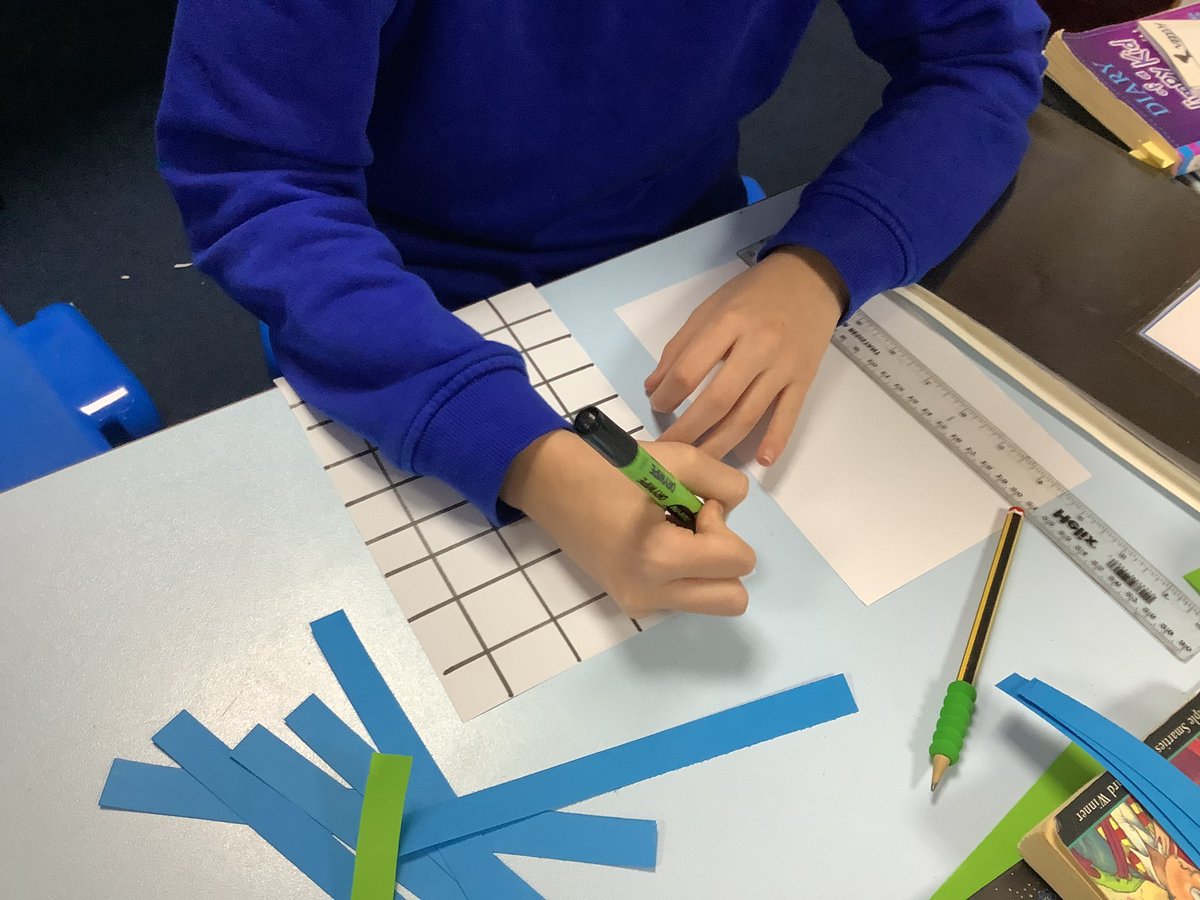 lowerhalstowsch's tweet photo. The children enjoyed creating pieces inspired by this term's artist - Yaacov Agam. #artinaction https://t.co/vrd1zLDNet