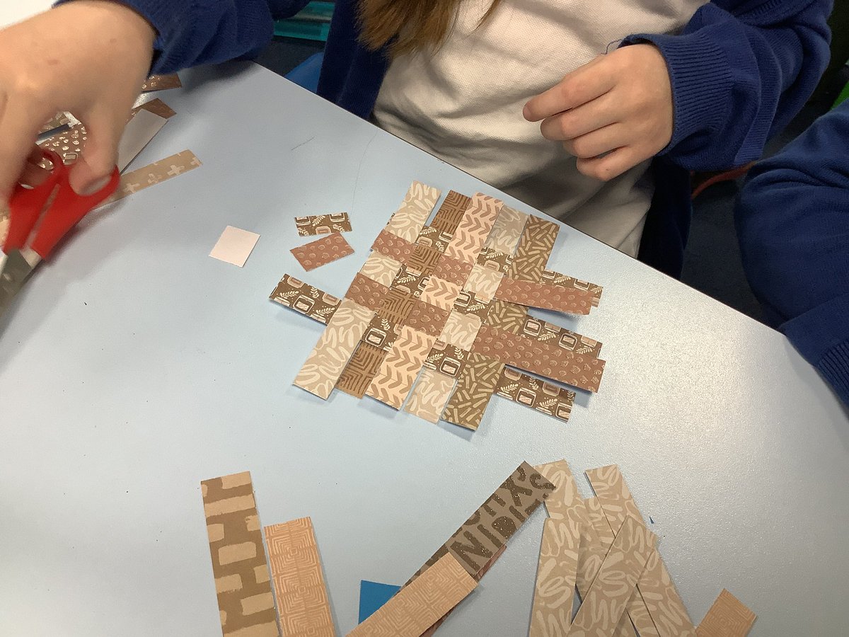 lowerhalstowsch's tweet photo. The children enjoyed creating pieces inspired by this term's artist - Yaacov Agam. #artinaction https://t.co/vrd1zLDNet