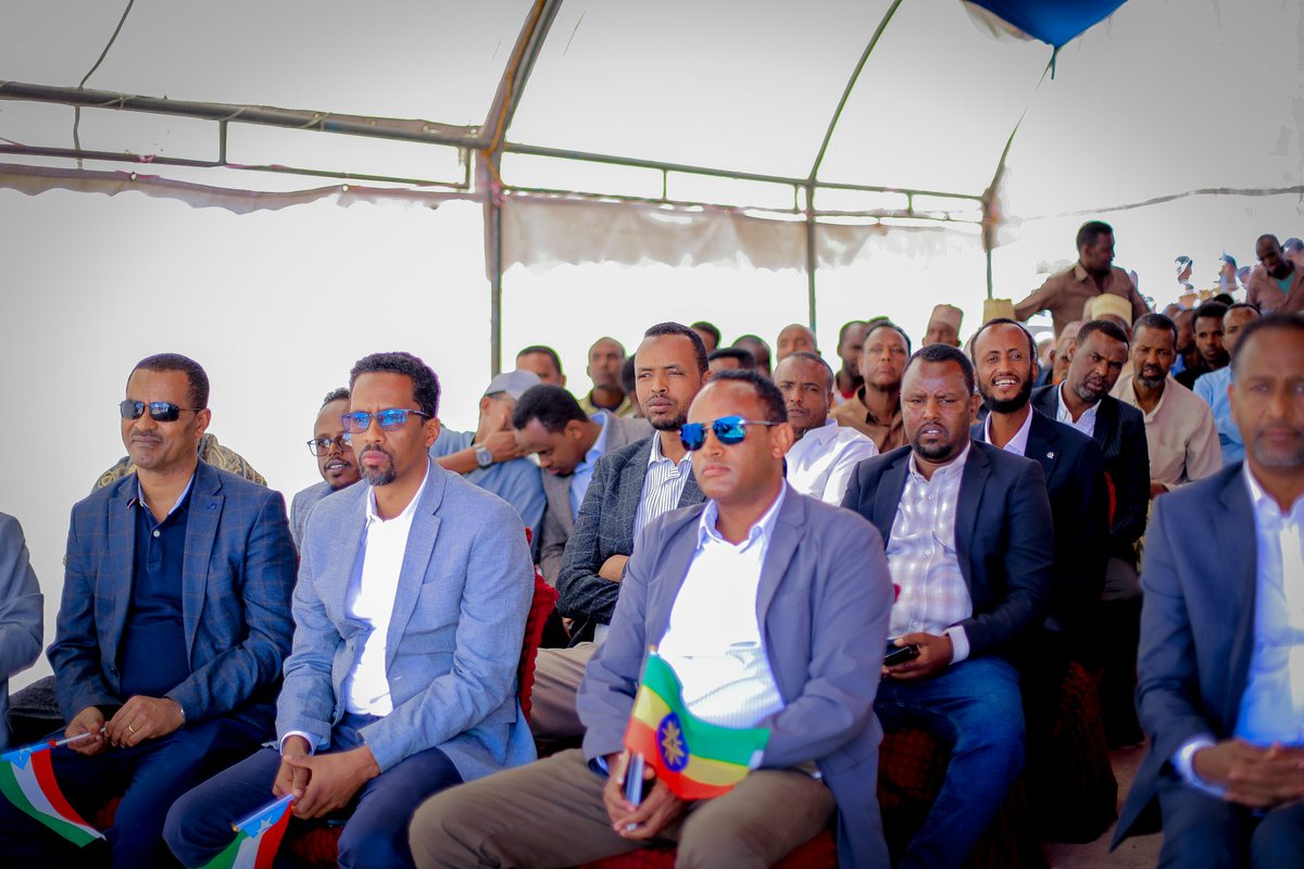 Sadaam cabeeye (@sadaam_2) on Twitter photo Waxa manta xadhiga laga jaray guryo wadared dhan 13 guri oo laga dhisay degmada shabelay e gobolka masuuliyiin hogaminayo wasirka wasarada warabka iyo Dh/joogisu hoseyo Dr Abraham Belay iyo wasirka mdx toyada DDS Dr Xusen qasim.<a href="/BashiirWabax/">Bashiir-Wabax</a> <a href="/Axmadmawlid/">Ahmed Mowlid Hassan</a> <a href="/OmerziadIbrahim/">MP. Omer-Ziad Ibrahim Ahmed πͺπΉ</a> Waxa manta xadhiga laga jaray guryo wadared dhan 13 guri oo laga dhisay degmada shabelay e gobolka masuuliyiin hogaminayo wasirka wasarada warabka iyo Dh/joogisu hoseyo Dr Abraham Belay iyo wasirka mdx toyada DDS Dr Xusen qasim.<a href="/BashiirWabax/">Bashiir-Wabax</a> <a href="/Axmadmawlid/">Ahmed Mowlid Hassan</a> <a href="/OmerziadIbrahim/">MP. Omer-Ziad Ibrahim Ahmed πͺπΉ</a>