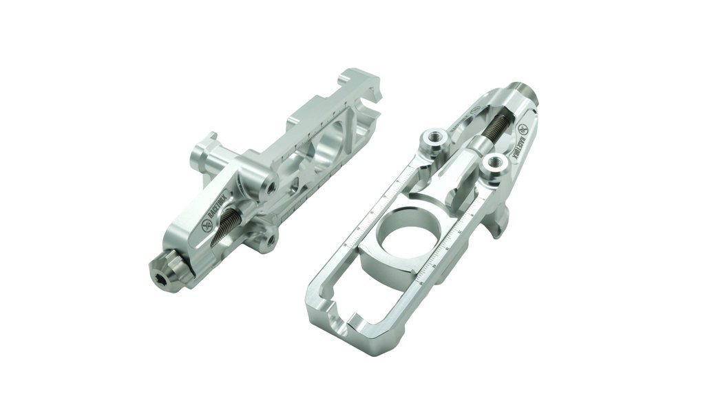 RaceTorx's tweet photo. #Racetorx #Honda #VTR #SP1 #SP2 #CBR954 #CBR929 Chain adjusters, choice of black or silver and choice of Hooks, Spools or nothing. What's your choice, just a nice and simple plain set in silver? #chainadjusters https://t.co/G3BQUDMfd0