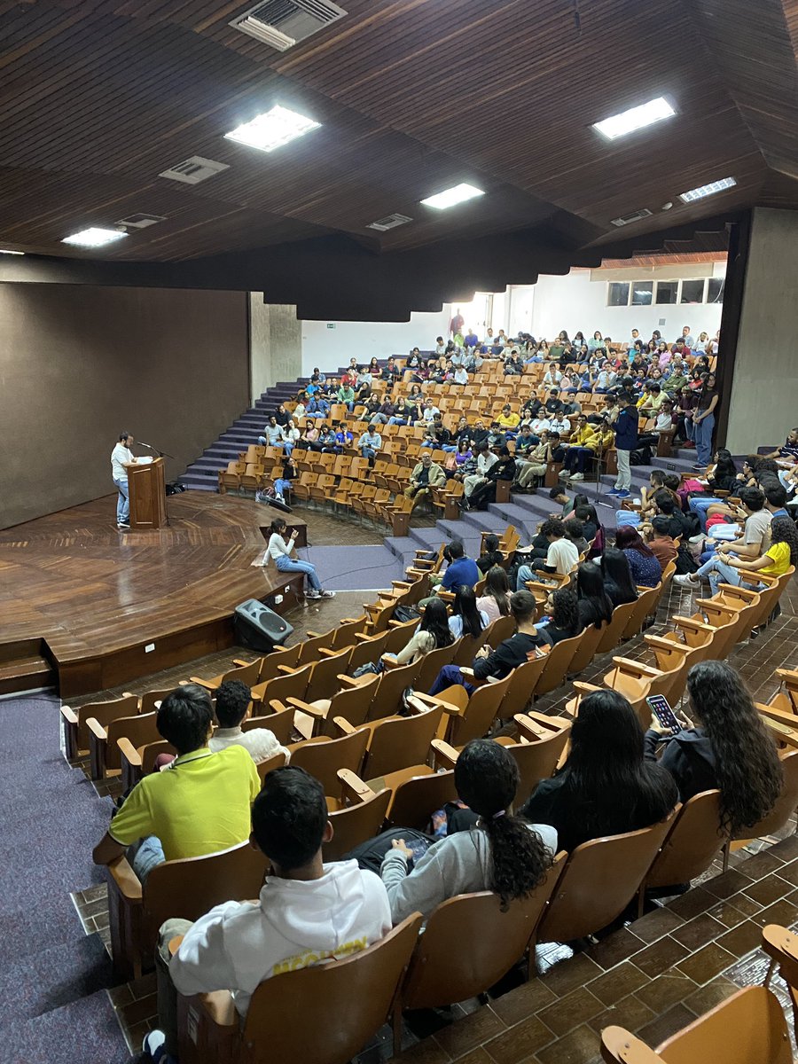 FCEUSB's tweet image. El día de hoy se realizó una Asamblea General de Estudiantes con participación de profesores, egresados, administrativos y obreros de la Universidad Simón Bolívar para tomar acciones contundentes en cuanto a la negligencia constante por parte de las autoridades interinas. Hoy la…