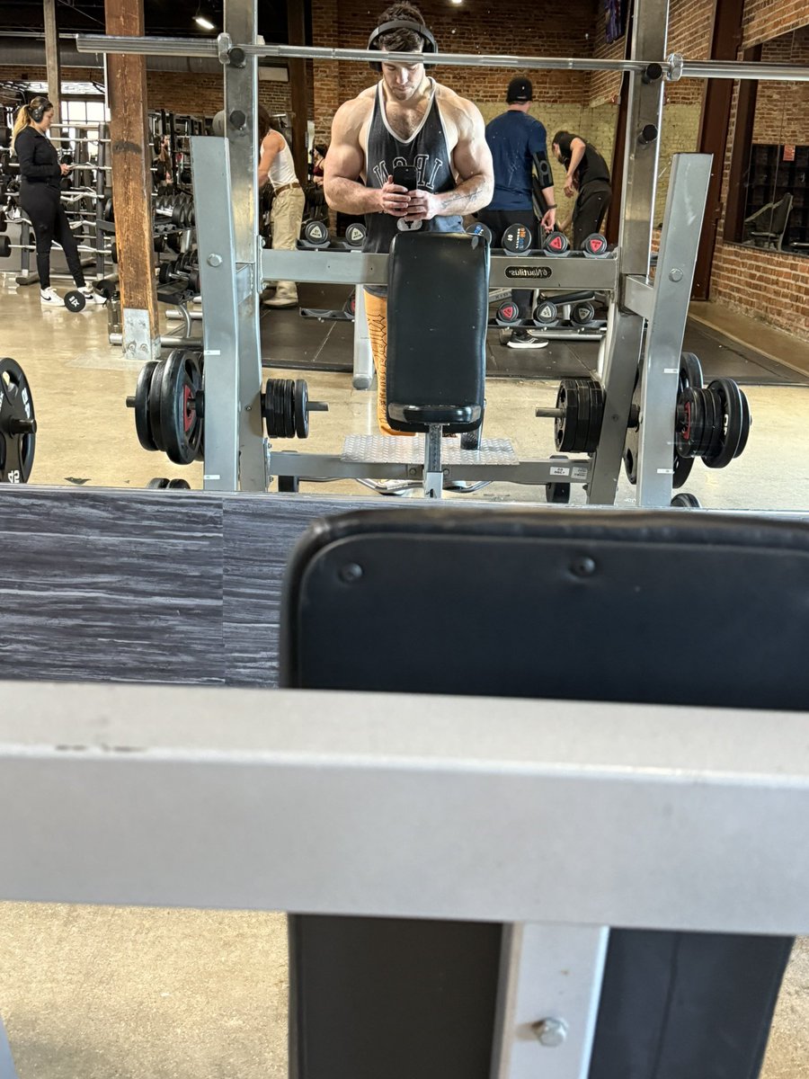clipzz_mw's tweet photo. Today #gym #bodybuilding https://t.co/HodQsPzZmK