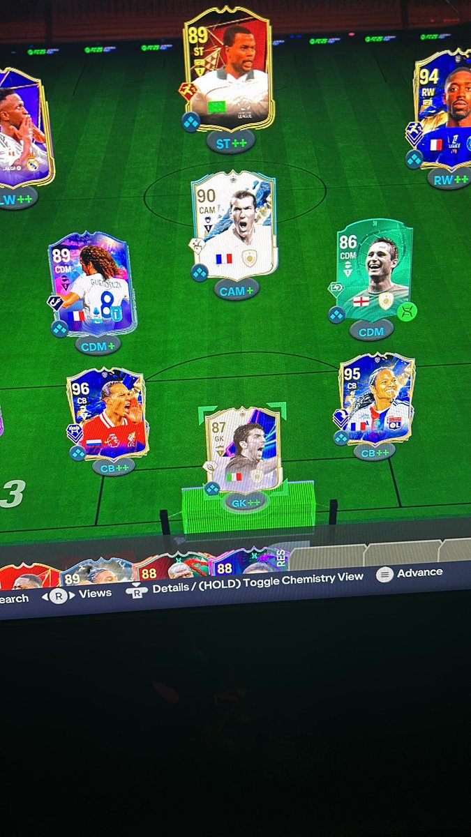 robertov1ch's tweet photo. @FUT_Rory i got this 2 from 85x2 https://t.co/5hbp2DmUjI