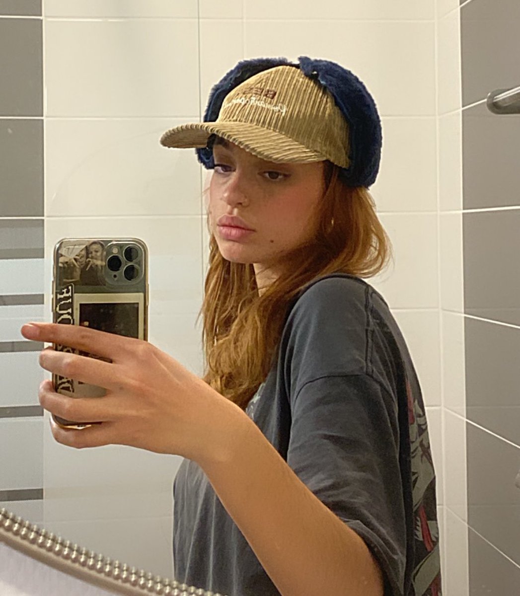 🇵🇸إلورا tweet media