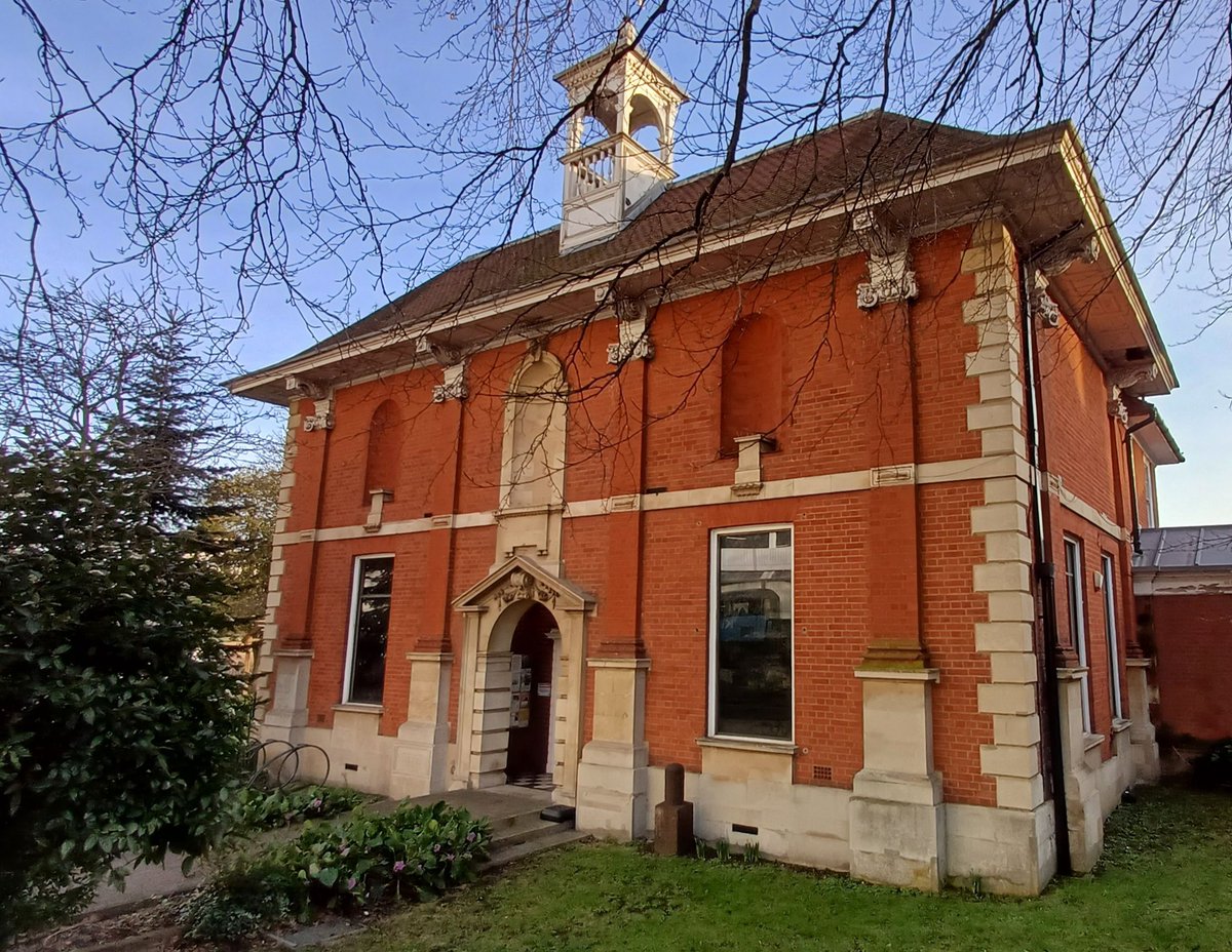 We're hiring! If you're interested in a part-time job that involves museum learning for the under 5s or a role in the borough's archives then check out our current vacancies for two Saturday Heritage Assistant positions.
buff.ly/40y4uSZ