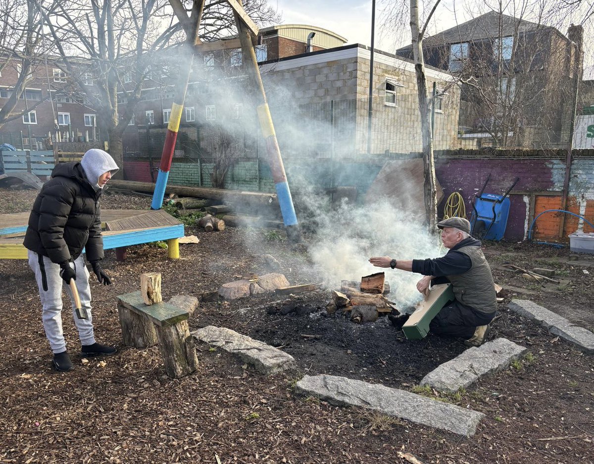 HaringeyLP's tweet photo. Hands-on learning in action! 🔥 Students teamed up with Tam at Somerford Grove today, chopping wood to build an epic bonfire. Hard work, teamwork, and fun outdoors! @HarPAofficial #ThisIsAP https://t.co/DYt5KG1YJC