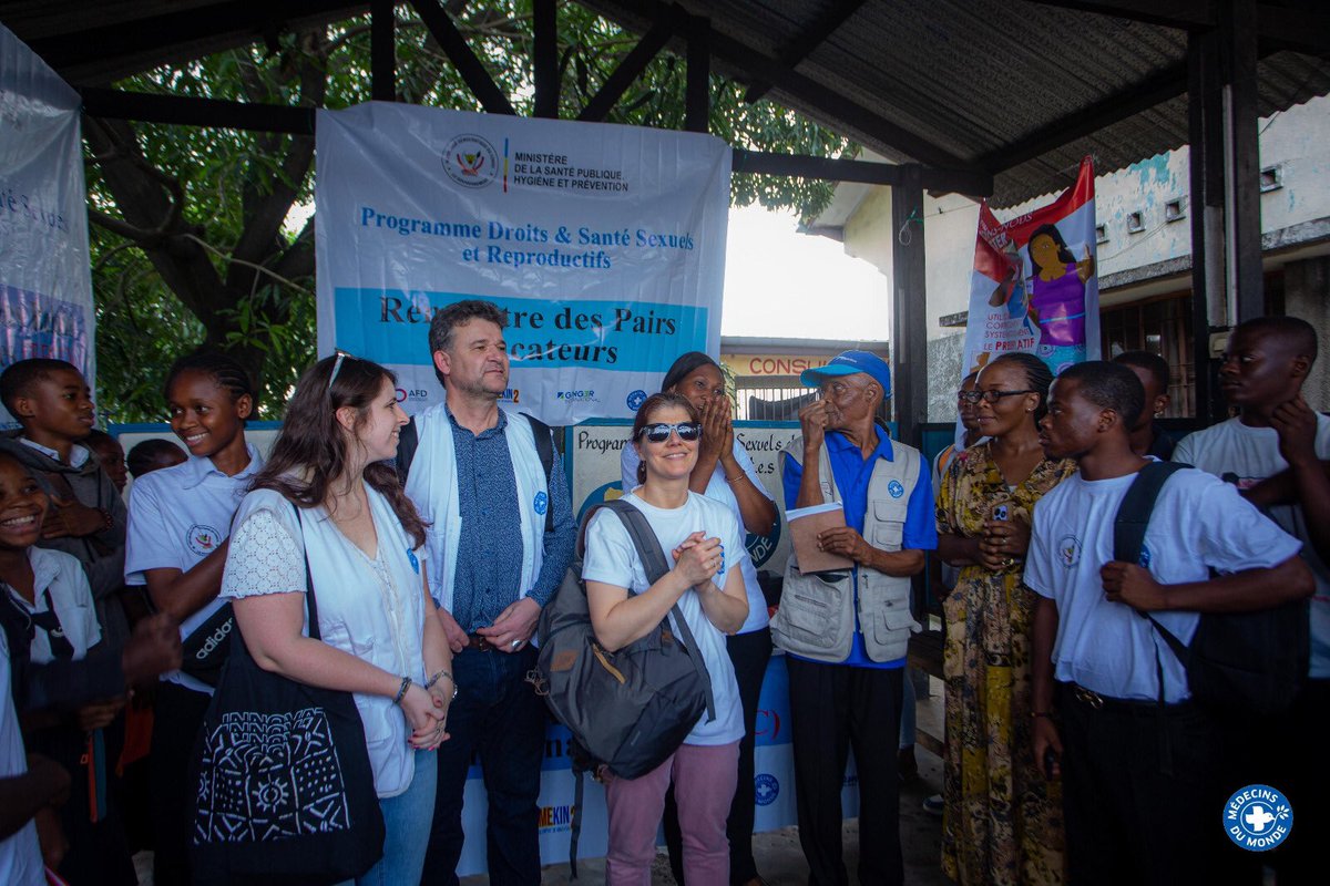 MBilenge's tweet photo. #ProgrammeDSSR. 

Ce mercredi 22 janvier 2025, Dr Jean-François Corty, Président de @MdM_France , a effectué une visite dans la #ZS de Selembao, plus précisément à l’AS Madiata, au Centre de Santé de Référence Kitoki Mossi et à l’espace Jeune/Madiata. 

@MinSanteRDC 
@MdM_France https://t.co/ERa3lyX13Y