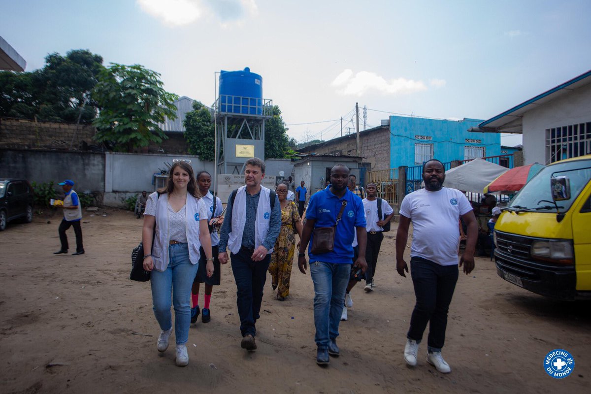MBilenge's tweet photo. #ProgrammeDSSR. 

Ce mercredi 22 janvier 2025, Dr Jean-François Corty, Président de @MdM_France , a effectué une visite dans la #ZS de Selembao, plus précisément à l’AS Madiata, au Centre de Santé de Référence Kitoki Mossi et à l’espace Jeune/Madiata. 

@MinSanteRDC 
@MdM_France https://t.co/ERa3lyX13Y