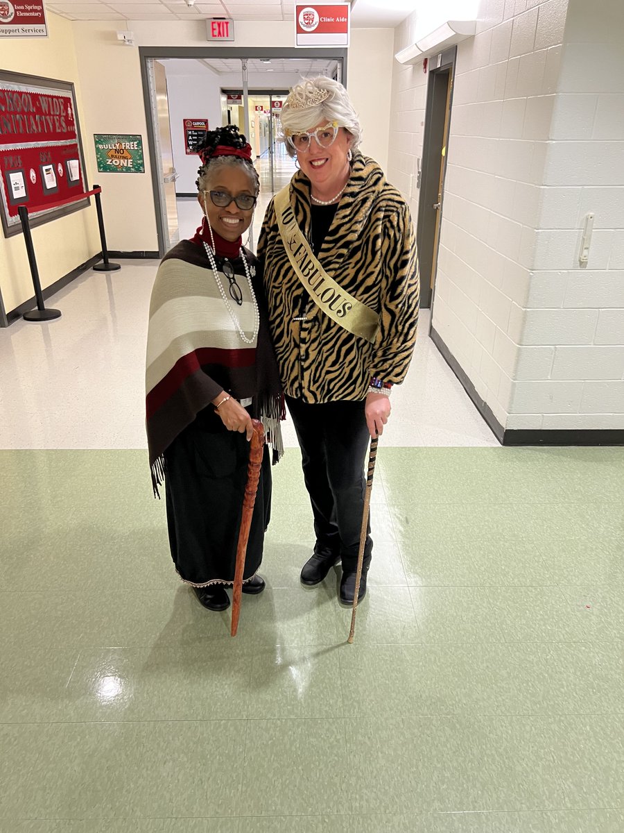 IsonSpringsES's tweet photo. Happy 100th Day of school! #IsonLove https://t.co/MHKuRavC3s