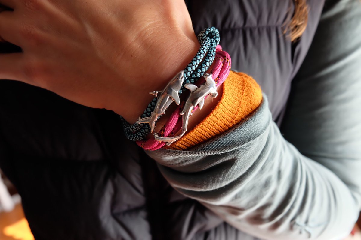 The light was just right when a customer asked to see an image of the Hammerhead Bracelet on my wrist for size. Layers of wool today as the winter weather is here to stay! 

Use code SHARK25 to save on all bracelets brookekanani.com/bracelets