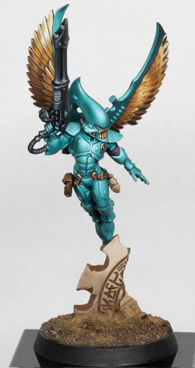 Games Workshop sent me the new swooping hawks for review. The painting process is layering to map in the highlights, a little bit of stippling to help with the blending and then a load of glazing to make it look smooth. #adwip #PaintingWarhammer #WarhammerCommunity