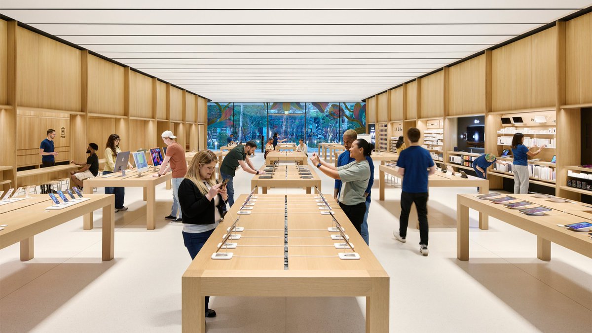 It’s official — Apple has arrived at Miami Worldcenter, strengthening #DowntownMiami's reputation as a hub for world-class experiences. Take a sneak peek inside the new store via the <a href="/MiamiHerald/">Miami Herald</a> ➡️ bit.ly/4jqK32J