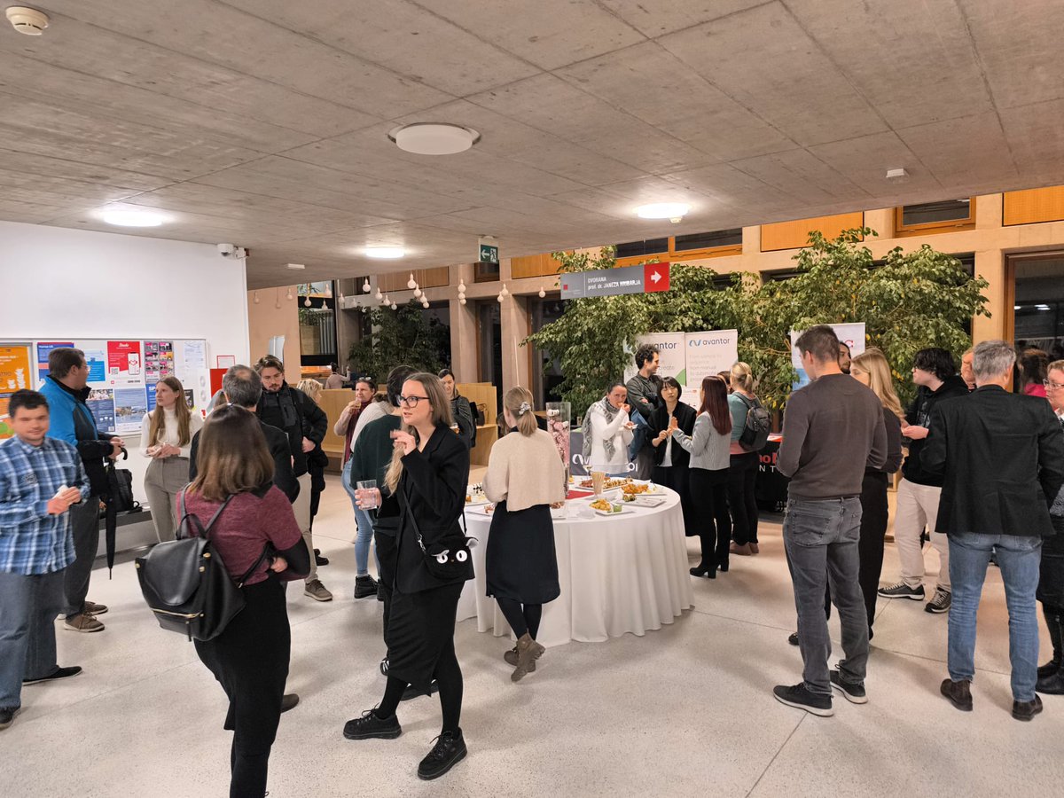 Anna_Dragos's tweet image. Second Slovenian Phage Meeting succeeded🎉🇸🇮🤓 🙏 to all speakers, our keynote @RobLavigne1, @UL_BioTech for hosting and coorganizers and sponsors #FKKT, @Jafral1, Cobik and support team especially @AndreaFloccari, Maja Popović 👩🔧👩🔧