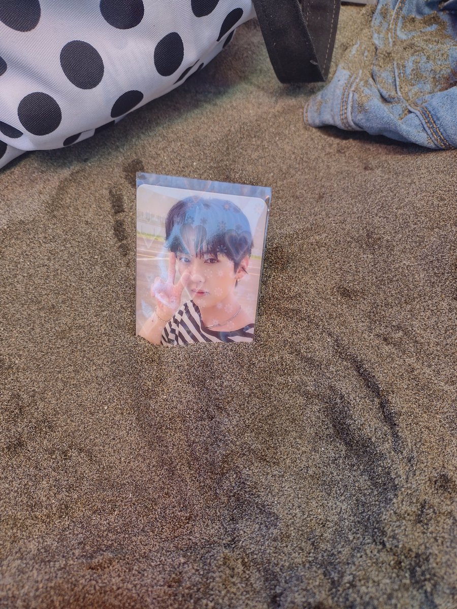 hallofminho's tweet photo. t quedaste dormido en la arena otra vez minmin? https://t.co/1oqYwEQx00
