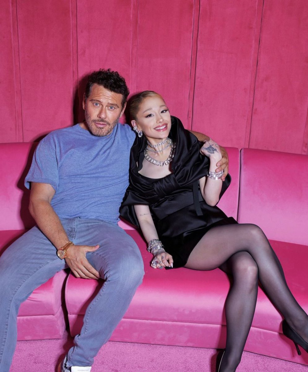 ariana with photographer mert alas behind the scenes of her swarovski campaign shoot 💘