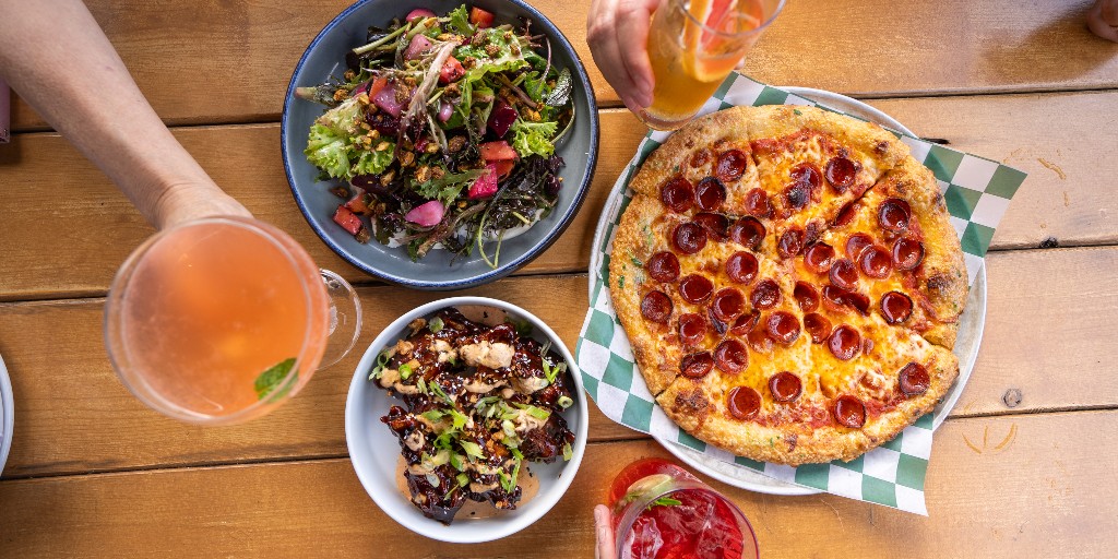 ExploreWR's tweet photo. πΊπ₯ #Willibald Farm Distillery & Brewery is the #hiddengem of #Ayr. Craft #cocktails, wood-fired #pizzas, and #beer-poached #wings are just the start.
Check out Chef Nickβs blog for the full story: https://t.co/kSws7iNHpV
πΎπ
#ExploreWR #FarmFriday #CraftBeerVibes https://t.co/1M3hqbLZBy