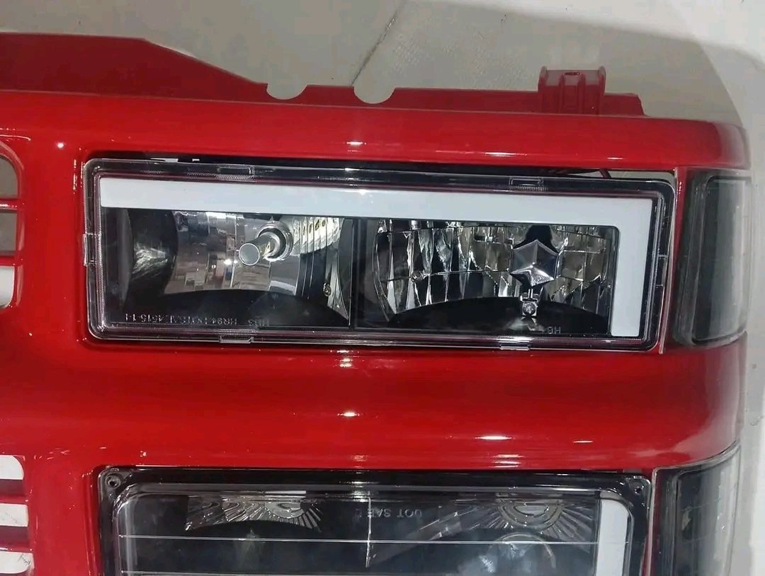 MarcuC92730's tweet photo. 88-98 OBS Chevy Silverado Red Grille With Black Emblem And Headlights With Side Markers. $200 https://t.co/tKVfJ8KeNy