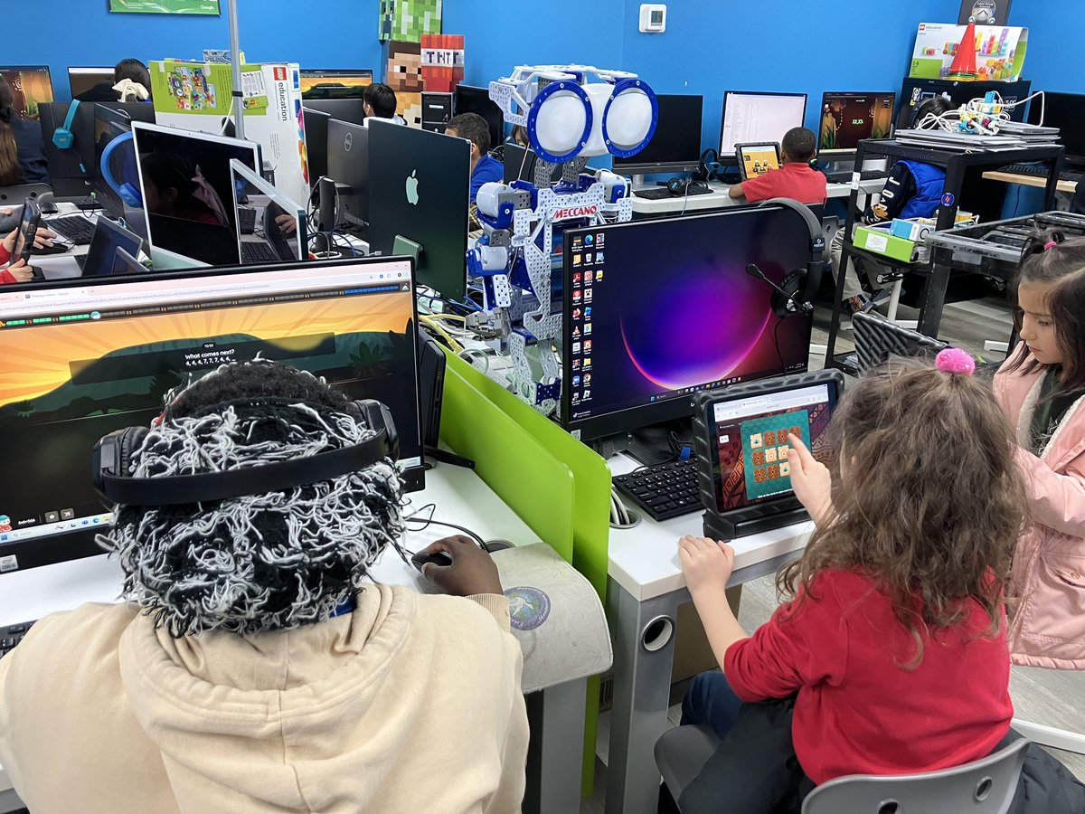 javierfaguilar's tweet photo. At @efwmaschool our goal is that ALL of our students be successful & fun in their educational journey, that is why all this week & today we are doing @quizizz #equity #diversity #inclusion #confidence to review #GoogleApplications
@kyleniemis #youcanwithquizizz #AFEteacher https://t.co/Cwcm6QgfHT