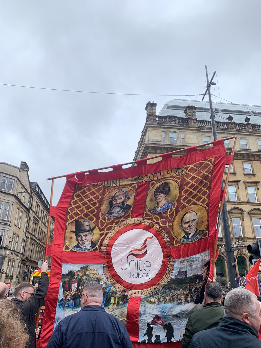 ngdt77's tweet image. Today was huge for the hospitality workers’ movement in Glasgow. Within a few hours, hundreds of our members - old + new - challenged the belligerence of their bosses and won.

We have built several cells of worker-power in a single day. Weeks where decades happen and all that.