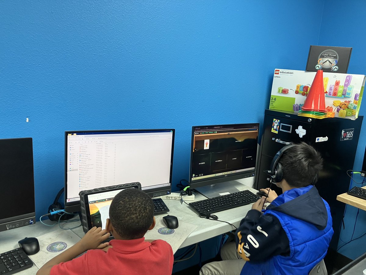 javierfaguilar's tweet photo. At @efwmaschool our goal is that ALL of our students be successful & fun in their educational journey, that is why all this week & today we are doing @quizizz #equity #diversity #inclusion #confidence to review #GoogleApplications
@kyleniemis #youcanwithquizizz #AFEteacher https://t.co/eZT2hns3sz