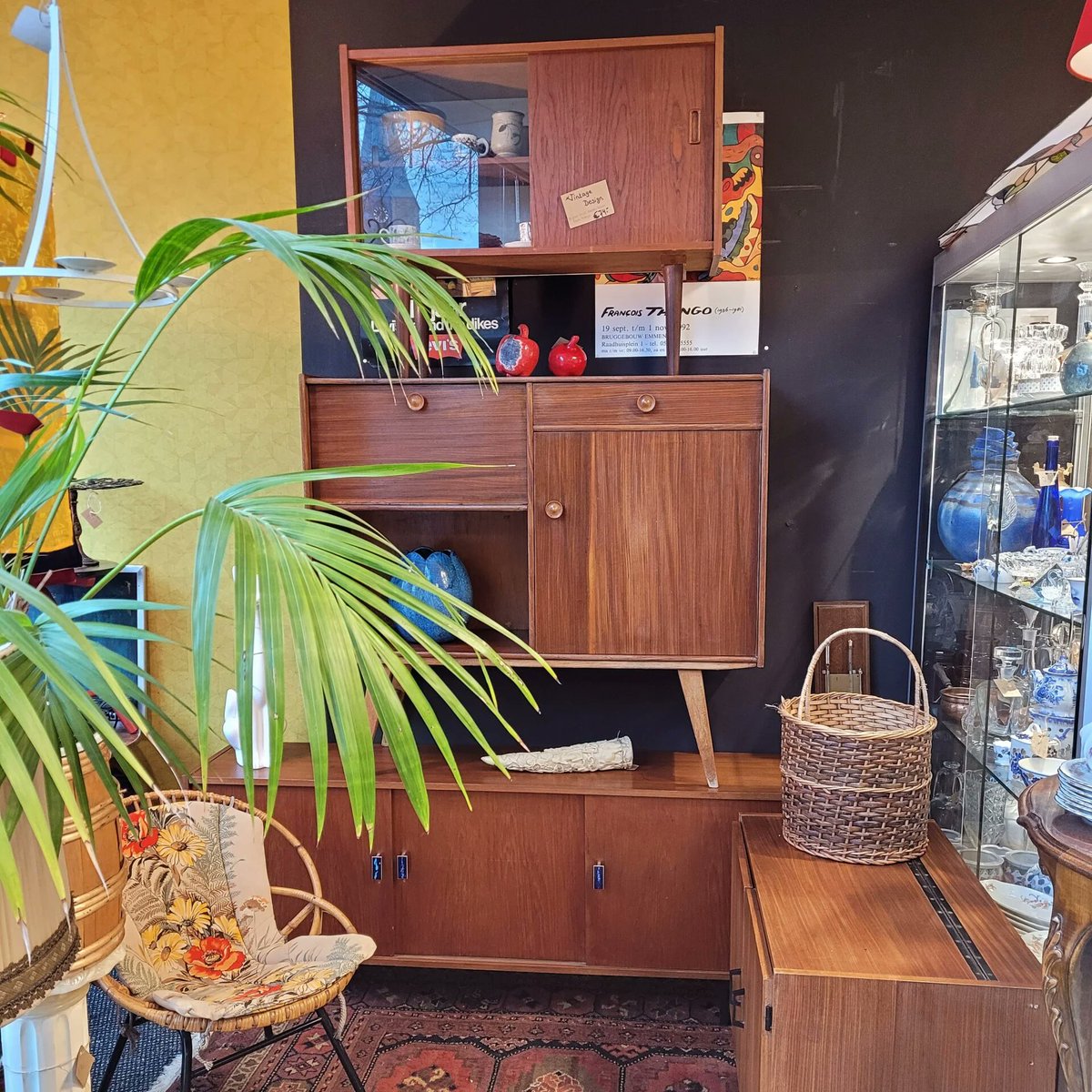 kringloopbon's tweet photo. Dit pareltje wil je niet missen: Blij van Toen in Rolde. Een levendige winkel die tussen een kringloopwinkel en een antiekzaak in zit 💎

Naast tweedehands verkopen ze ook edelstenen en handgemaakte items van lokale creatievelingen. https://t.co/sdiw7bntBg