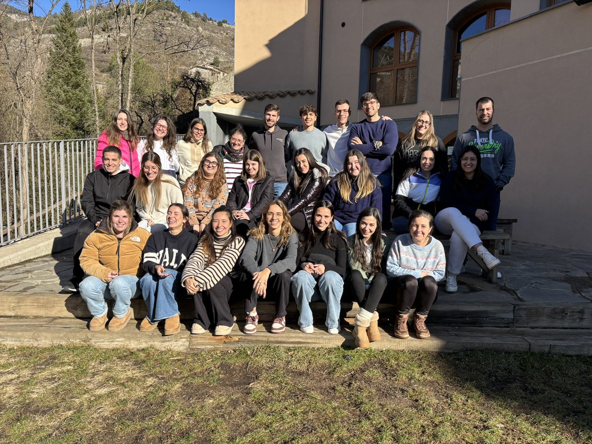 Fem que les coses passin? #aCOLLidaIII #avuixdemà #aprenentatgeprofund #Sentit #Radical a <a href="/escolesFEDAC/">Escoles FEDAC</a>