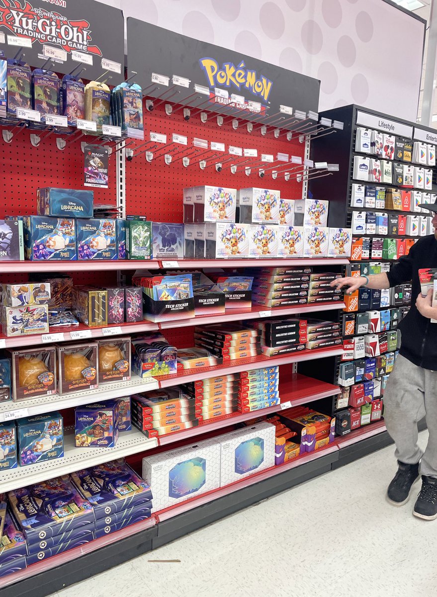 soulecam's tweet photo. @PokemonTCGDrops @MeechFromPallet Big Target restock today around 1pm in NE.🙏🏽🔥 https://t.co/TaSJD9Ri40