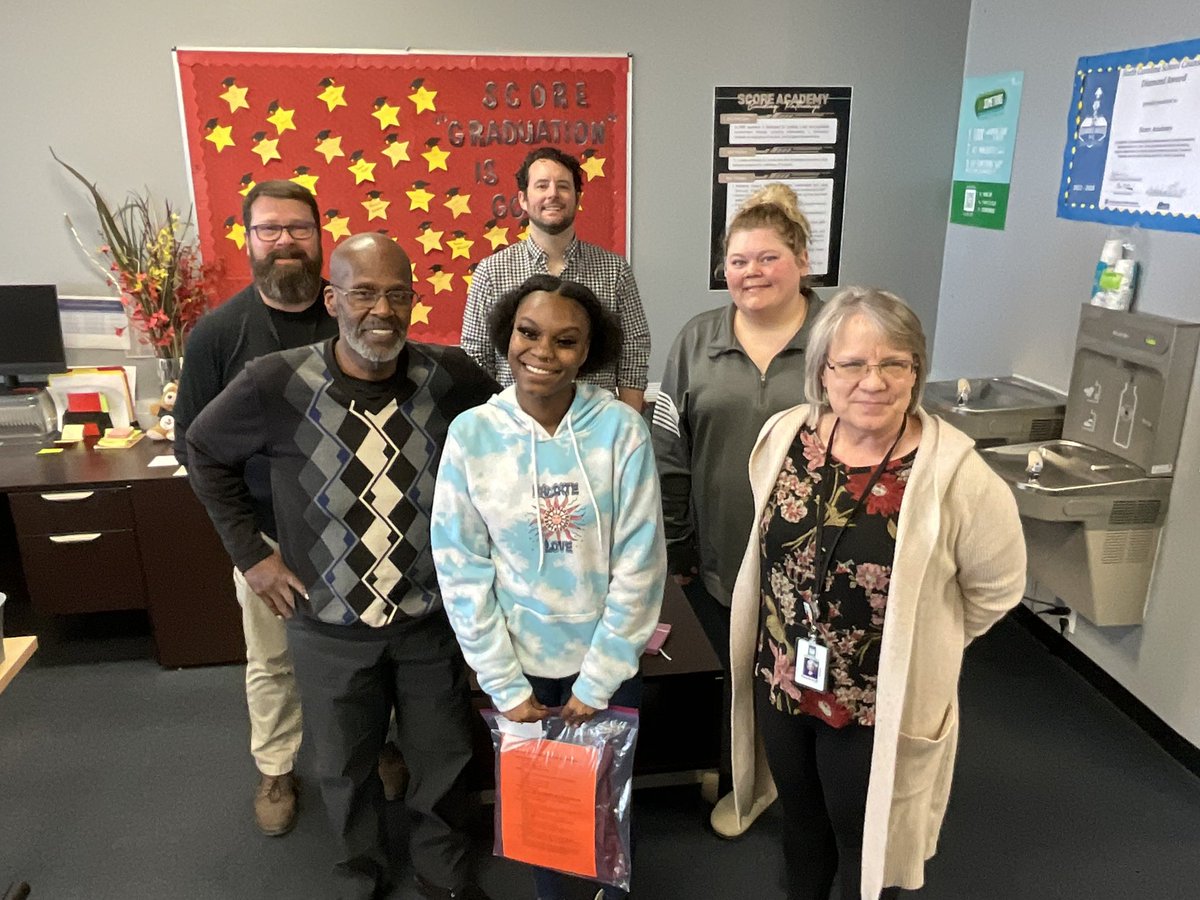 Mr. Robinson tweet media