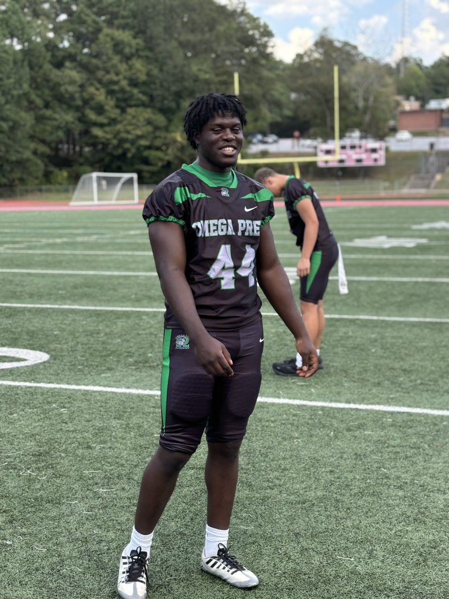 Nelson Egbe LB 6’4 245
Looking forward Opportunity out of Canada! Cover and can HIT!!