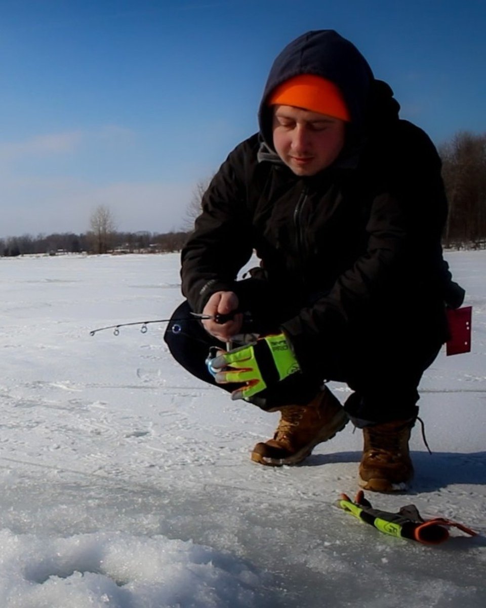 Ready to try something new this winter? On January 25, both Vermont residents and non-residents can try ice fishing for free during @vtfishandwildlife’s Free Ice Fishing Day—no fishing license required. Visit vtfishandwildlife.com/free-ice-fishi… for all the details.🎣