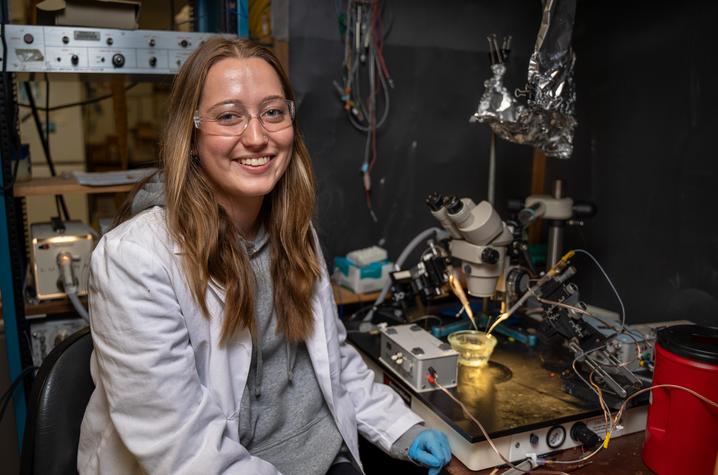 Kaitlyn Brock, a senior with <a href="/UKarts_sciences/">UK Arts & Sciences</a> and <a href="/UKYHonors/">Lewis Honors College</a>, has acquired advance skills and improved confidence in the lab as a member of the Beckman Scholars Program (<a href="/BeckmanFnd/">Beckman Foundation</a>). 

Learn more about her story: research.uky.edu/news/beckman-s…