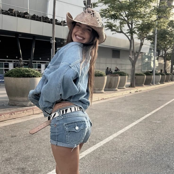 pics of bianca di angelo.
— she is the best thing that's ever been mine.