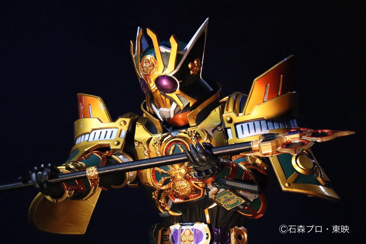 rider_restage's tweet photo. 2004年1月25日、『#仮面ライダー剣』
第1話「紫紺の戦士」放送♠️

そんな記念すべき本日、
#仮面ライダー剣20周年 Anniversary STAGE&amp;TALK 尼崎&amp;春日部公演が
TTFCにて配信開始👑

仮面ラ��ダー剣ファン必見👀
20周年を楽しみ尽くせ‼️

グッズ通販受注申込は1/28㊋ 9時から⚔️

https://t.co/OseKvyqKDk https://t.co/44aWK49tS5
